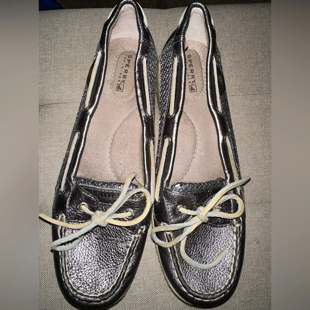Sperry Top Sider Size 8 Silver - Picture 1 of 6